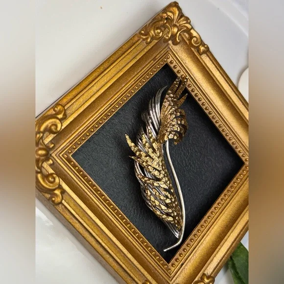 Gold and Silver Feather Brooch - Picture 15 of 16